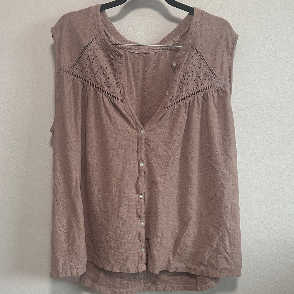 Sleeveless Eyelet Button-Front Blouse — Dusty Mauve